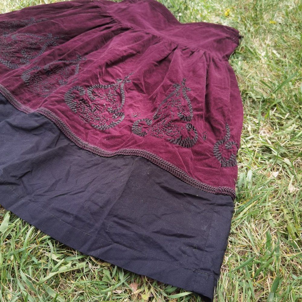 Y2K Vintage Whimigoth Embroidered Skirt by Loft Ann Taylor Size 0 Small